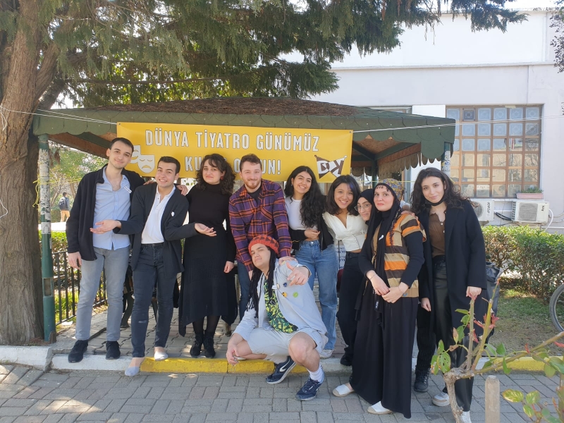 Dünya Tiyatro Günümüzü Kutluyoruz!