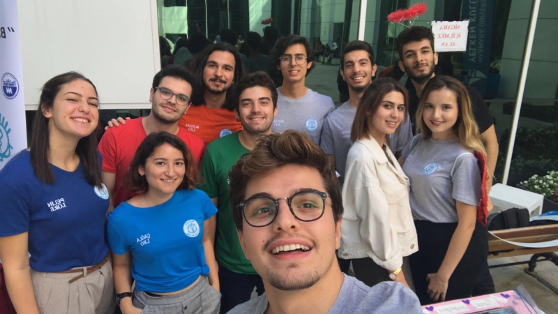 Marmara Üniversitesi Tıp Öğrencileri Birliği Kulübü Tanıtım Standı