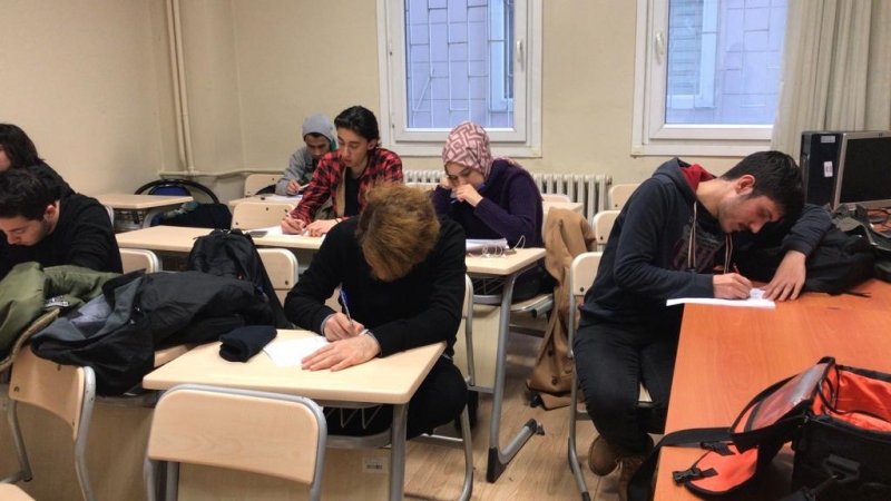 Edebiyat ve Sanat Kürsüsü Kulübü-Yaratıcı Yazarlık Eğitimi Edebiyat ve Sanat Kürsüsü Kulübü