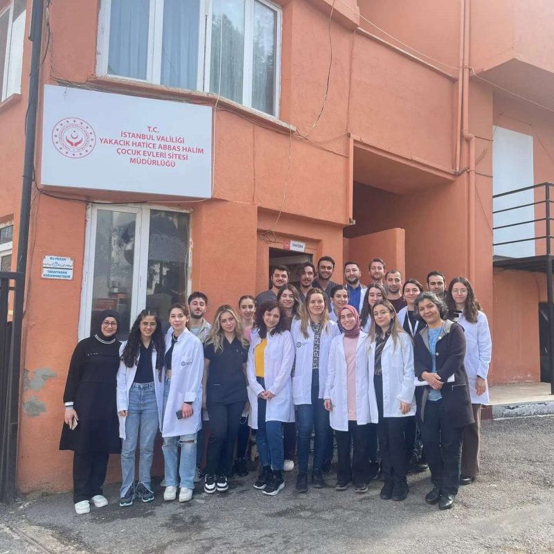 Diş Hekimliği Fakültesi Toplum Sağlığı Çalışmaları Kulübü-Yetimhanedeki çocuklara ağız hijyeni bilgilendirmesi yapma Diş Hekimliği Fakültesi Toplum Sağlığı Çalışmaları Kulübü