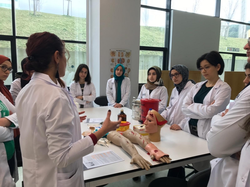 Marmara Üniversitesi Avrupa Tıp Öğrencileri Birliği Kulübü-Emsa Tıbbi Beceri Eğitimi Marmara Üniversitesi Avrupa Tıp Öğrencileri Birliği Kulübü