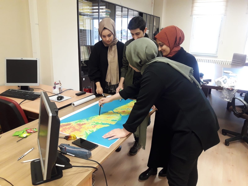 El Yapımı İstanbul'un Fiziki Kabartma Haritasının Oluşturulması