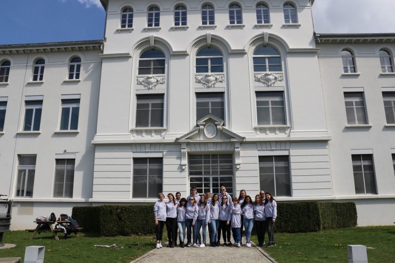 Iw (ınternational Week)