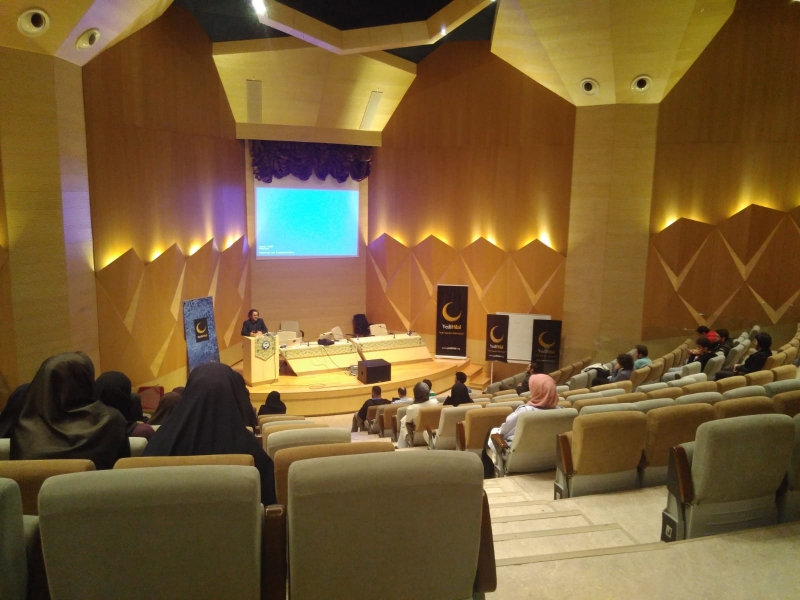 Sosyal medya  ve müslüman ilişkis üzerinden ilerleyen konferans