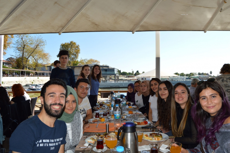 Marmara Eczacılık Kulübü Tanışma Kahvaltısı