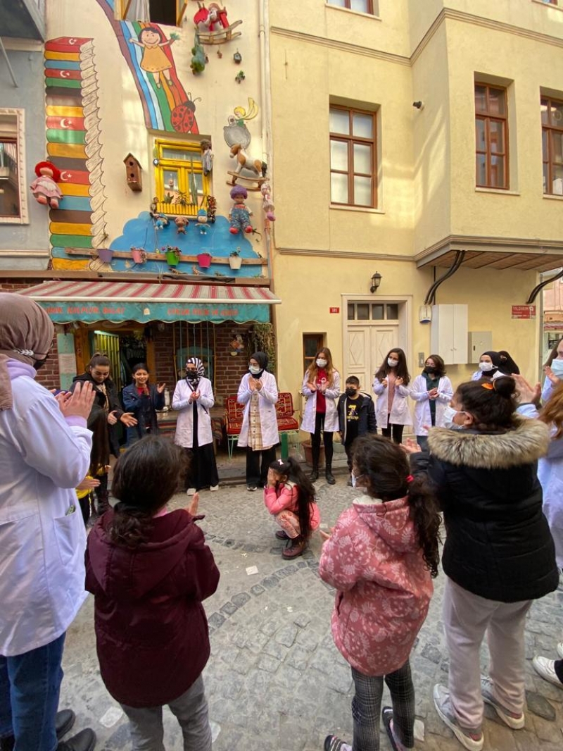Marmara Üniversitesi Eczacılık Öğrencileri Birliği Kulübü-Teddy Bear Marmara Üniversitesi Eczacılık Öğrencileri Birliği Kulübü