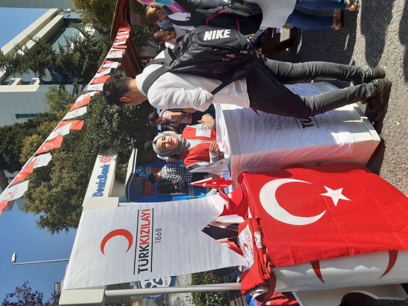 Marmara Üniversitesi Türk Kızılay Kulübü-Türk Kızlayı Kulübü Tanıtım Standı Marmara Üniversitesi Türk Kızılay Kulübü