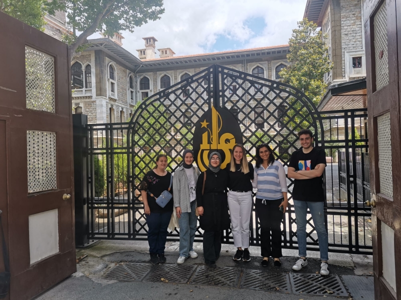 İELEV Okulları'nın Kütüphane Kurmasında Yardımcı Oluyoruz