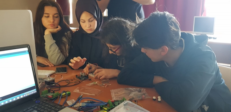 Marmara Elektrik ve Elektronik Mühendisleri Kulübü-Elif Gizem Akkaya Projesi Marmara Elektrik ve Elektronik Mühendisleri Kulübü