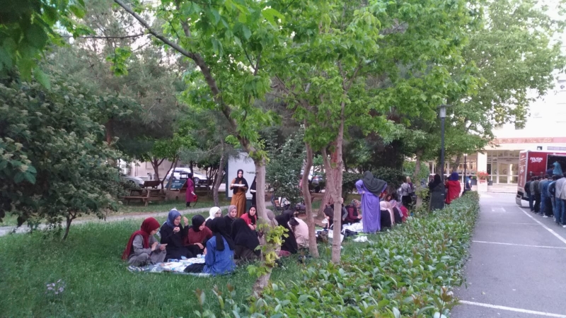 İnsan Hak ve Hürriyetleri Kulübü-Ramazan Karavanı İnsan Hak ve Hürriyetleri Kulübü