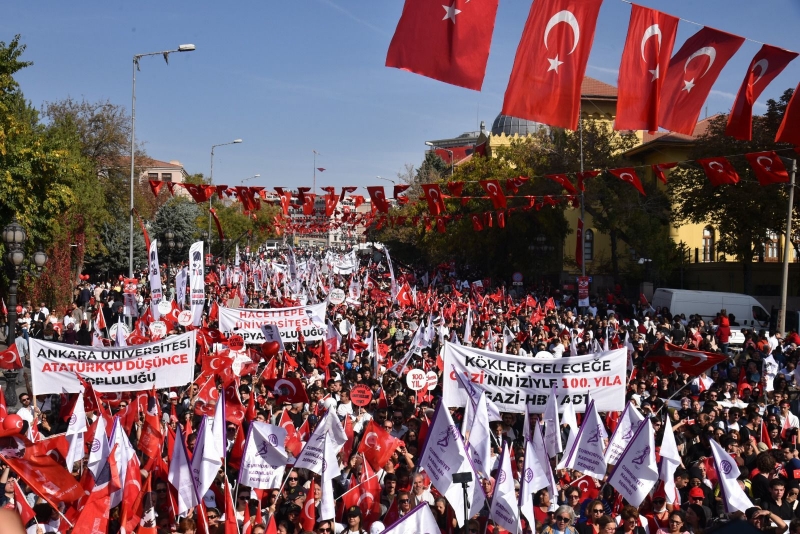 Cumhuriyet'in 100.Yılında Atatürk Devrimi Yolunda Türk Gençliği Anıtkabir'e