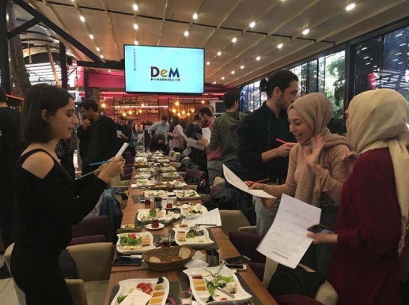 Deneyimsel Eğitim Kulübü -DeM Marmara Tanışma Kahvaltısı Deneyimsel Eğitim Kulübü