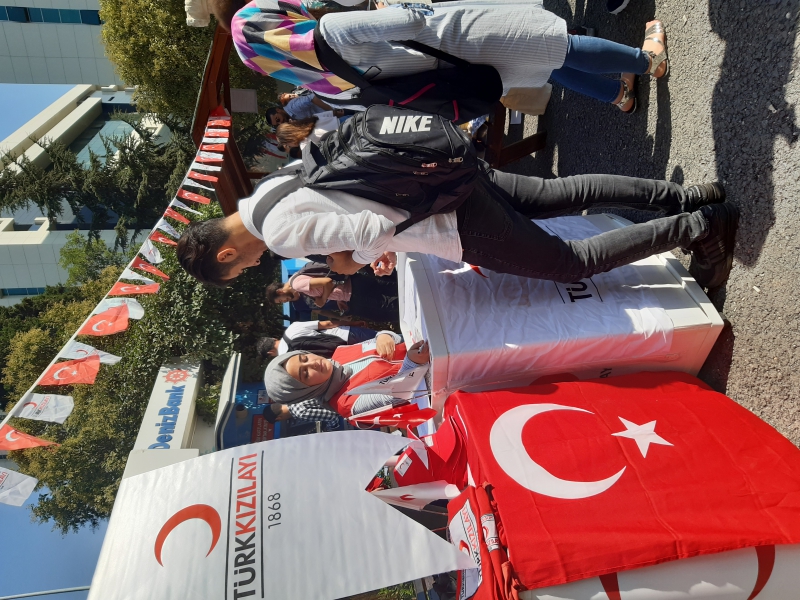 Marmara Üniversitesi Türk Kızılay Kulübü-Türk Kızlayı Kulübü Tanıtım Standı Marmara Üniversitesi Türk Kızılay Kulübü