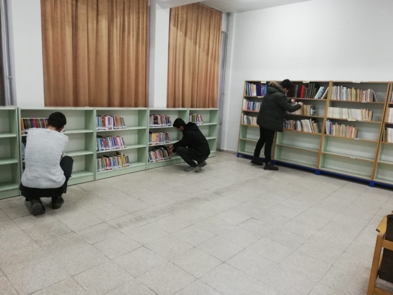 Şanlıurfa'da Köy Okuluna Kitap, Test Kitapları ve Kırtasiye Malzemesi Yardımı