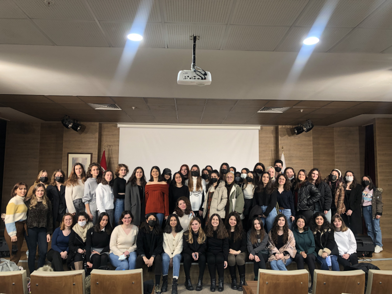 Marmara Üniversitesi Farmasötik Akademi Kulübü-Deniz Dülgeroğlu ile Söyleşi Marmara Üniversitesi Farmasötik Akademi Kulübü