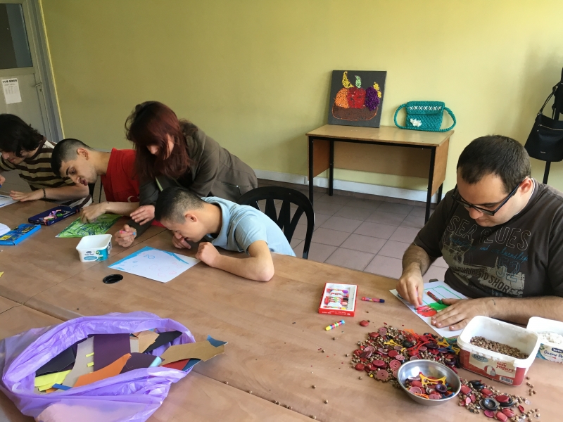 Avangart Kulübü-Özel Eğitimde Resim Dersi Avangart Kulübü