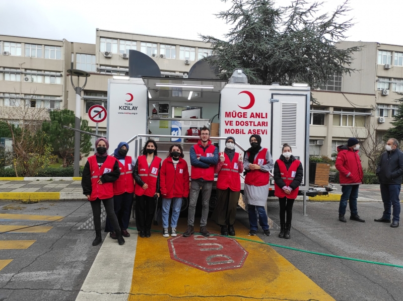 Marmara Üniversitesi Türk Kızılay Kulübü-Çorba Dağıtımı Etkinliği Marmara Üniversitesi Türk Kızılay Kulübü